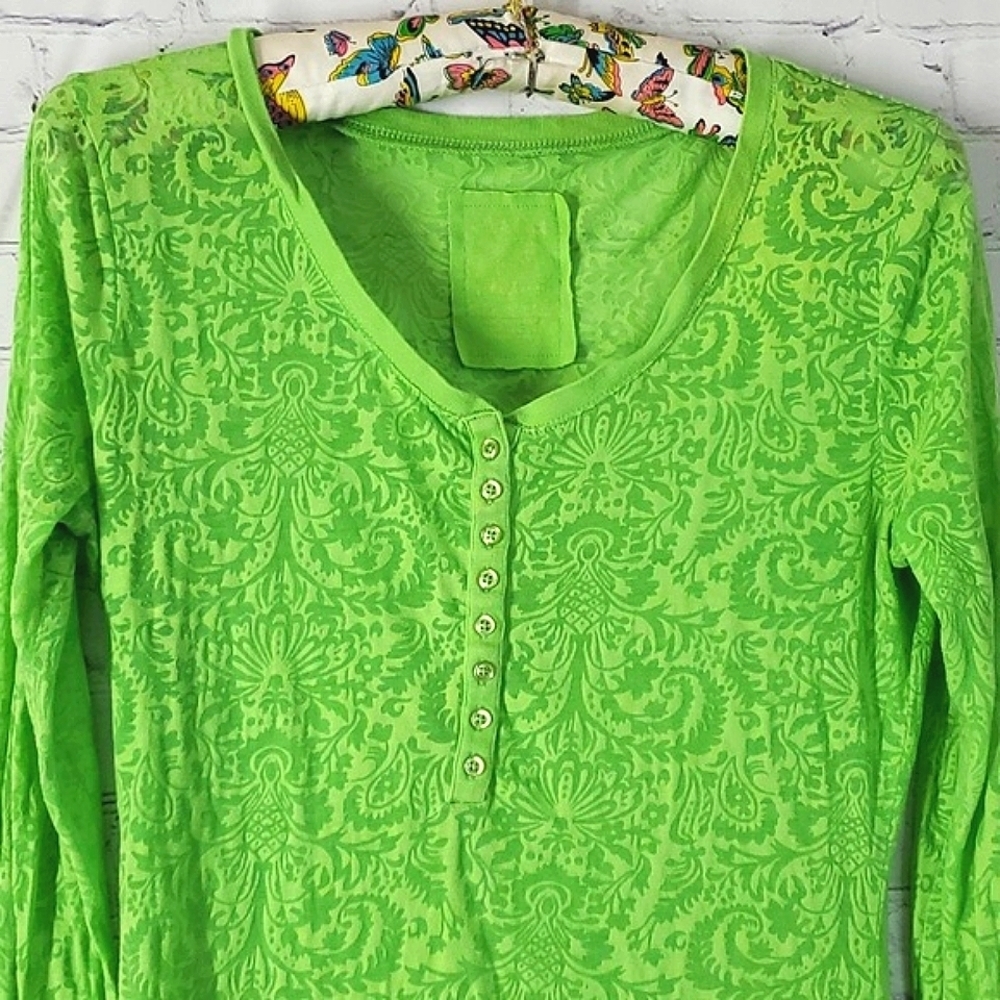 Ariat Long Sleeve Neon Green Paisley Sheer Plunge Button Top Shirt Womens Size M - Picture 7 of 15